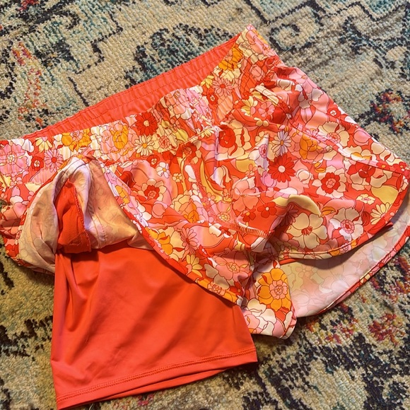 Avia orange groovy running shorts with orange shorts underneath. Size L (12/14) - Picture 4 of 4